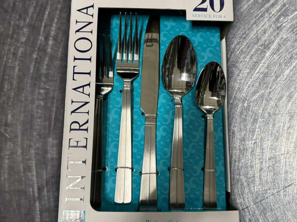 At Home Stainless Steel Watson Satin Flatware: no lead detected by XRF