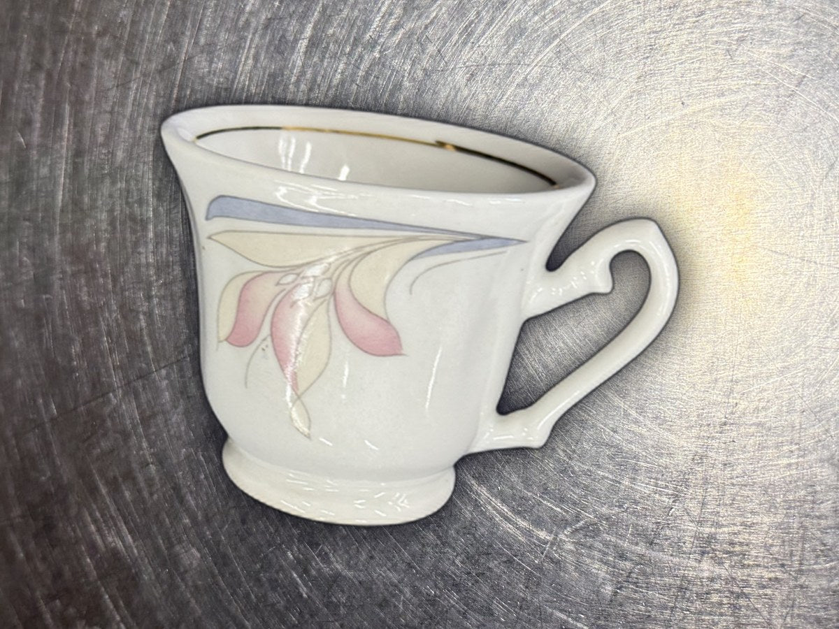 Celia Floral Tea Cup: 1,247 ppm lead by XRF
