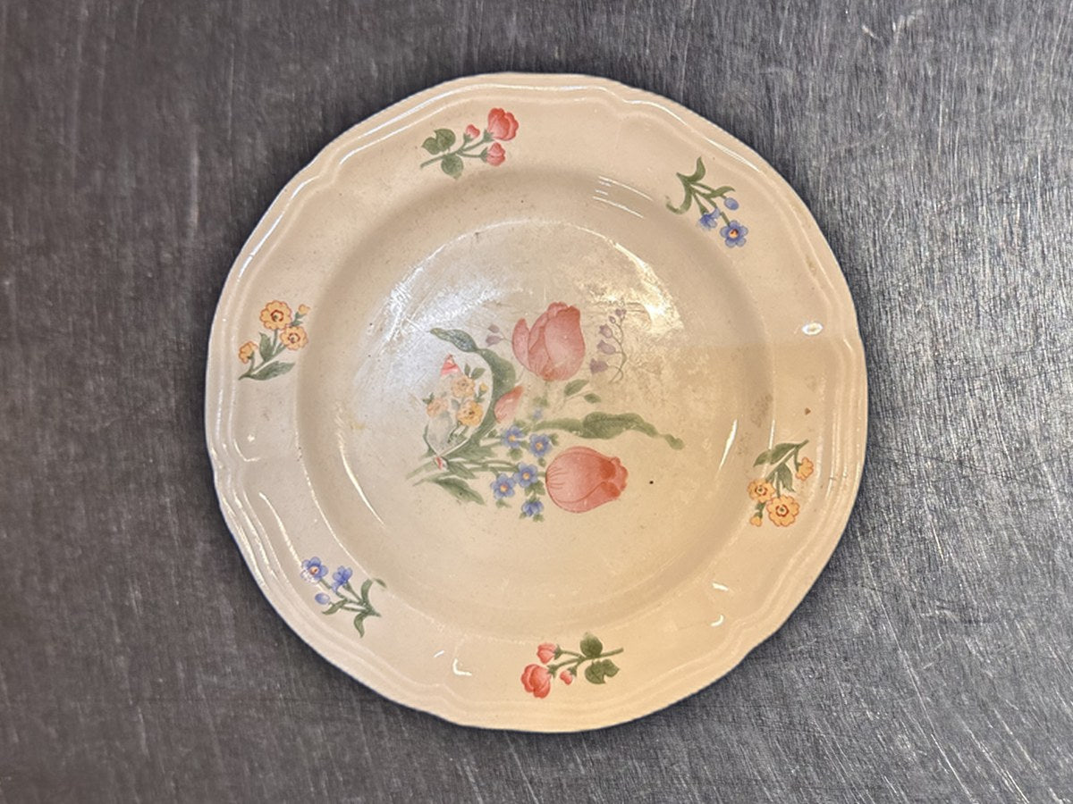 Ceramic Floral White Saucer: 19,434 ppm lead by XRF