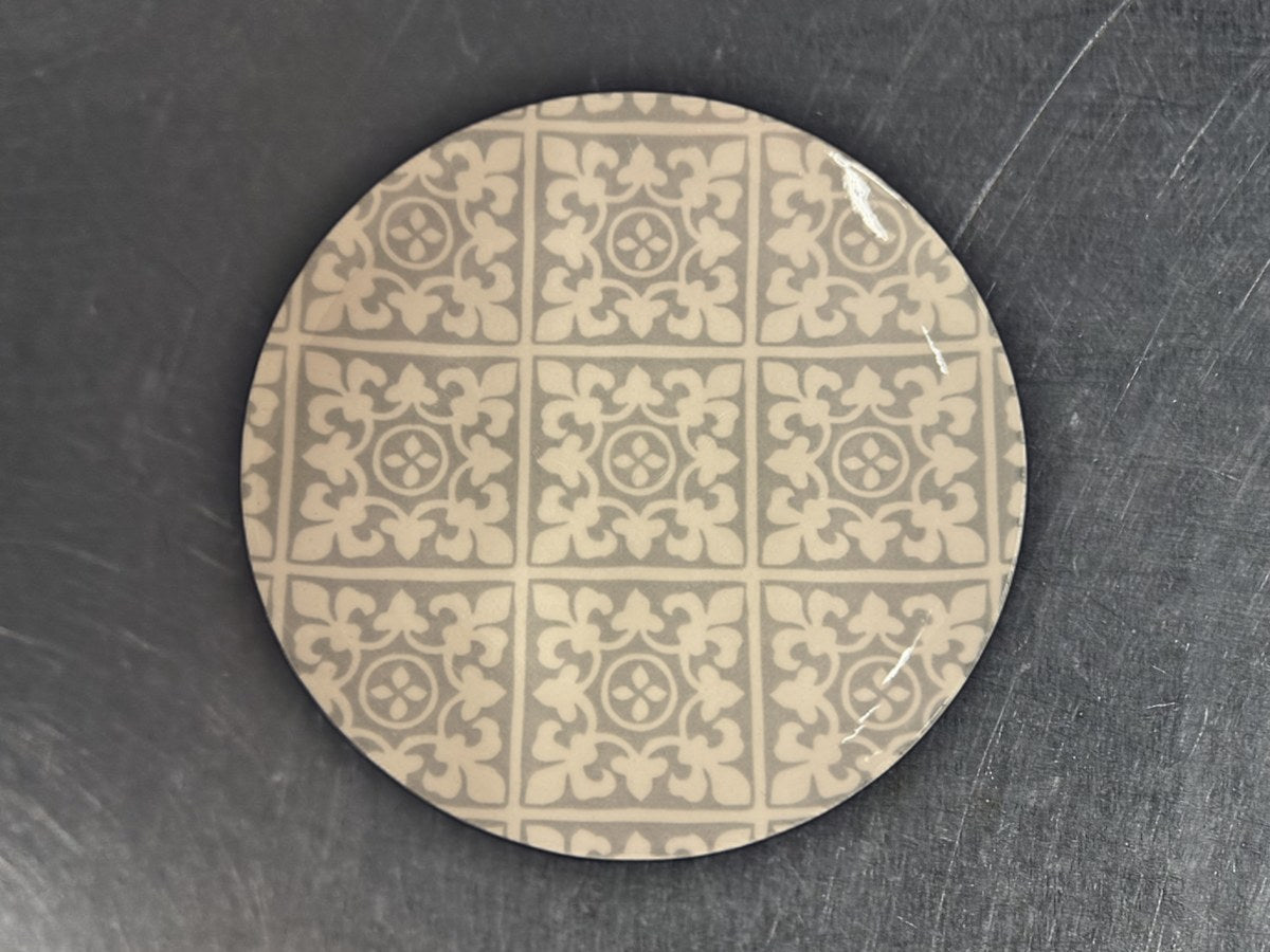 Fiorella Gray White Pattern Dish: 60 ppm lead by XRF