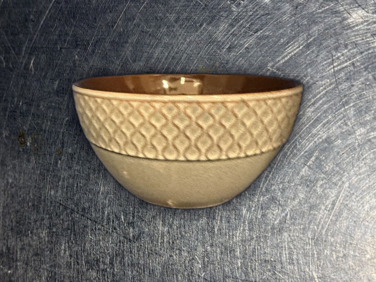 Food Network Cereal Embossed Bowl: 48 ppm lead by XRF