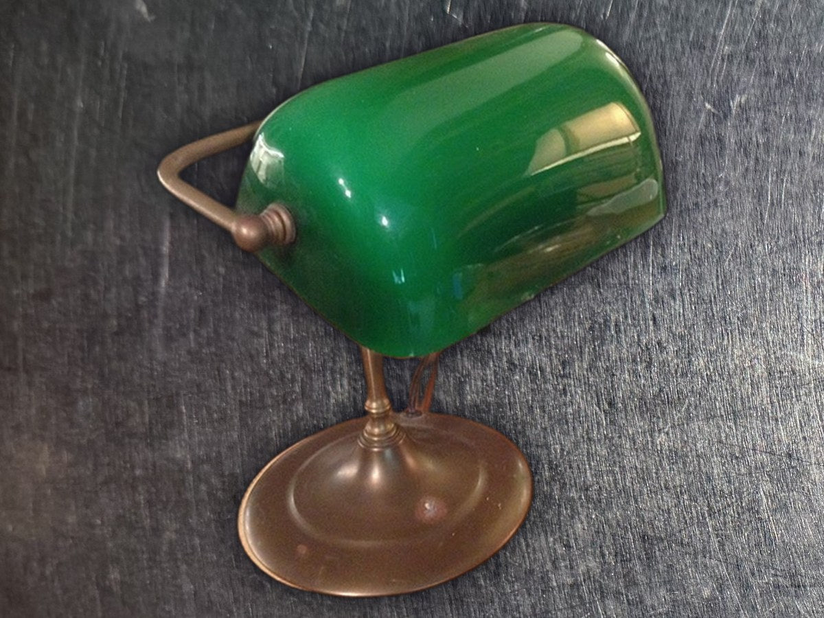 Green Glass Desk Lamp: 32,400 ppm lead by XRF