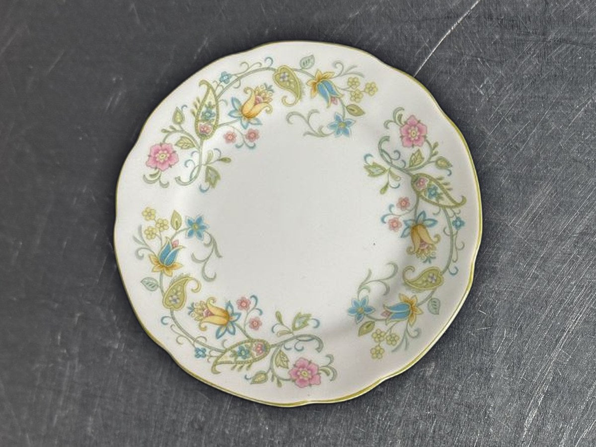 Image Gallery Tapestry dish