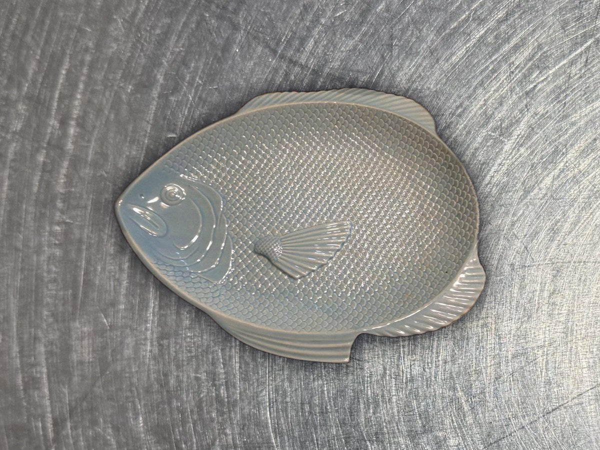 Oven Proof” Blue Ceramic Fish Tray: 596 ppm lead by XRF