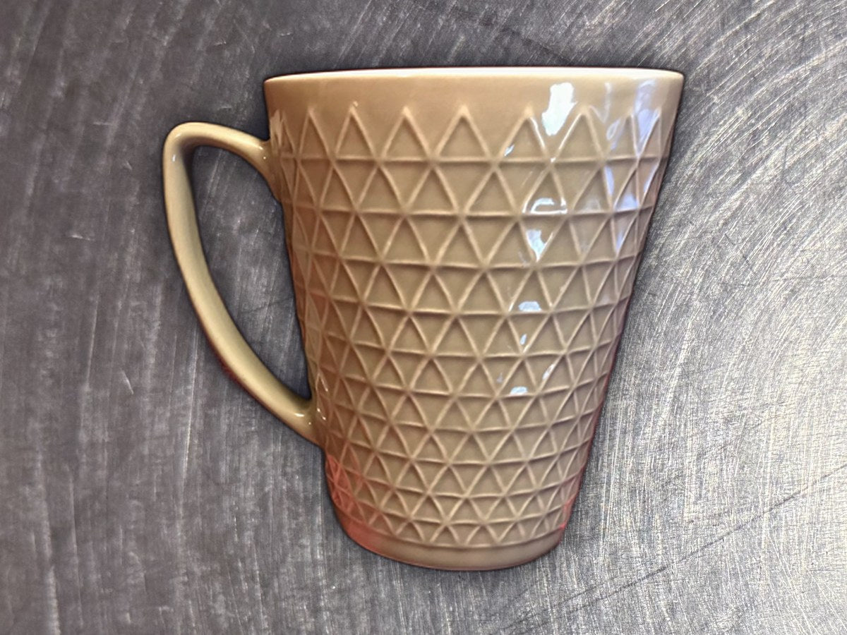 Baum Pyramid Pattern Ceramic Mug: 15 ppm lead by XRF