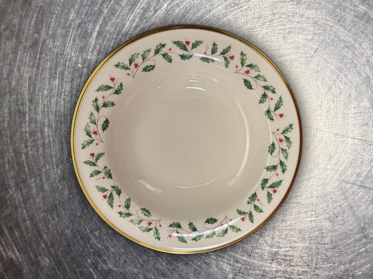 Lenox Holiday Rimed Soup Pasta Bowl: 40 ppm lead by XRF