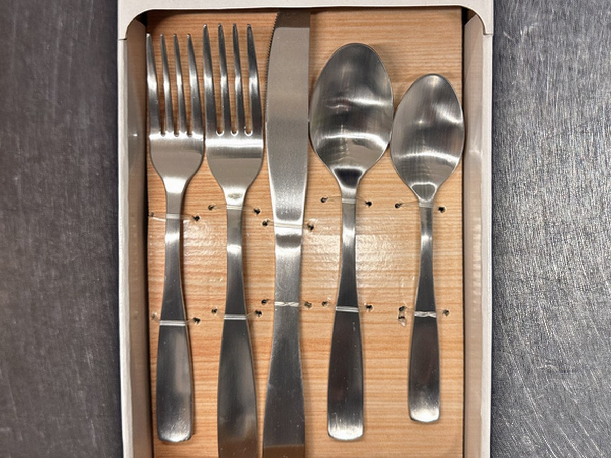 Mainstays Stainless Steel Elisa Collection Flatware: no lead detected by XRF