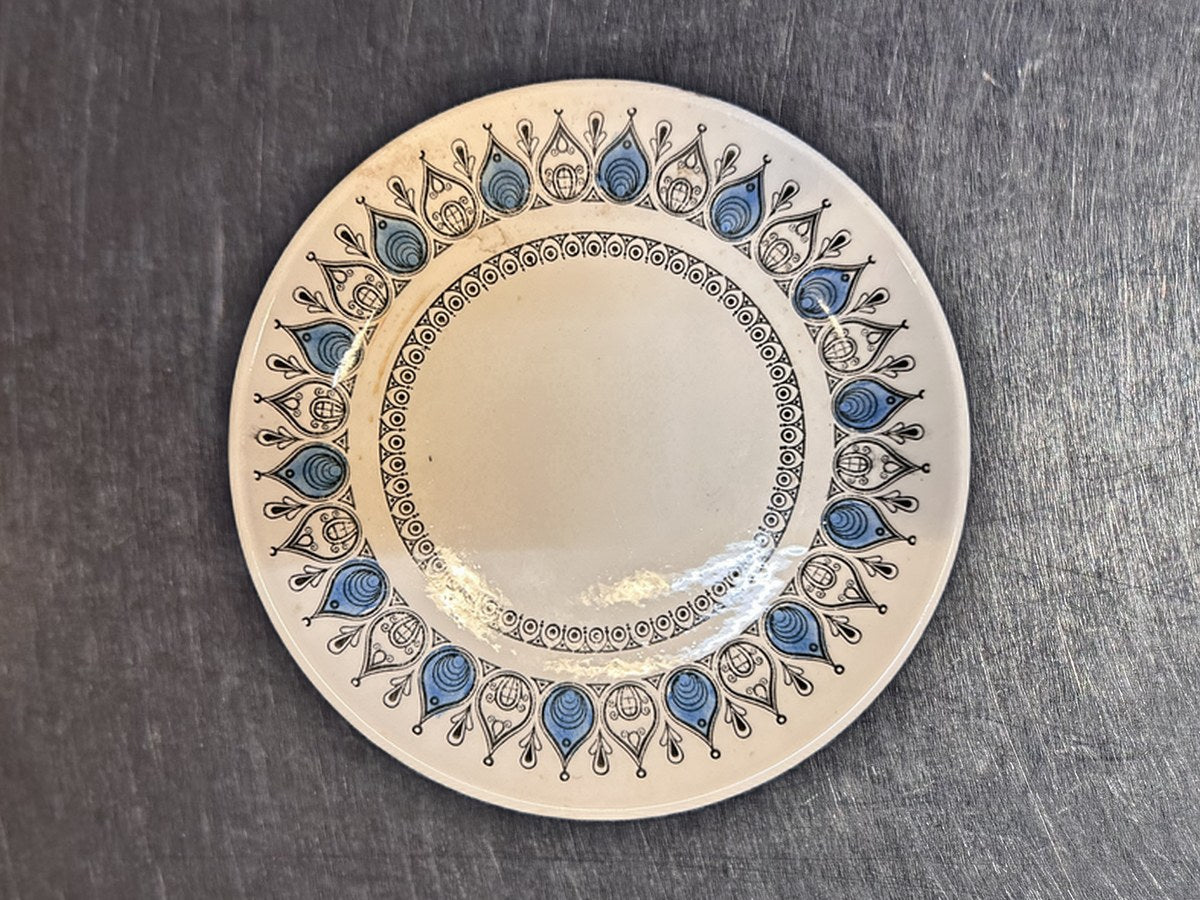 MCM Green White Round Dish: 46,674 ppm lead by XRF