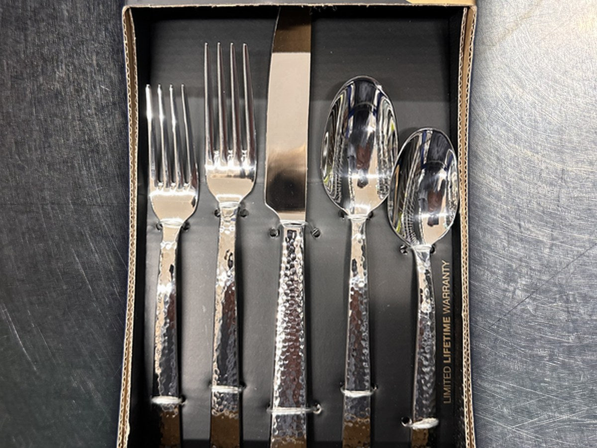 Oneida Premium Stainless Steel Flatware: no lead detected by XRF