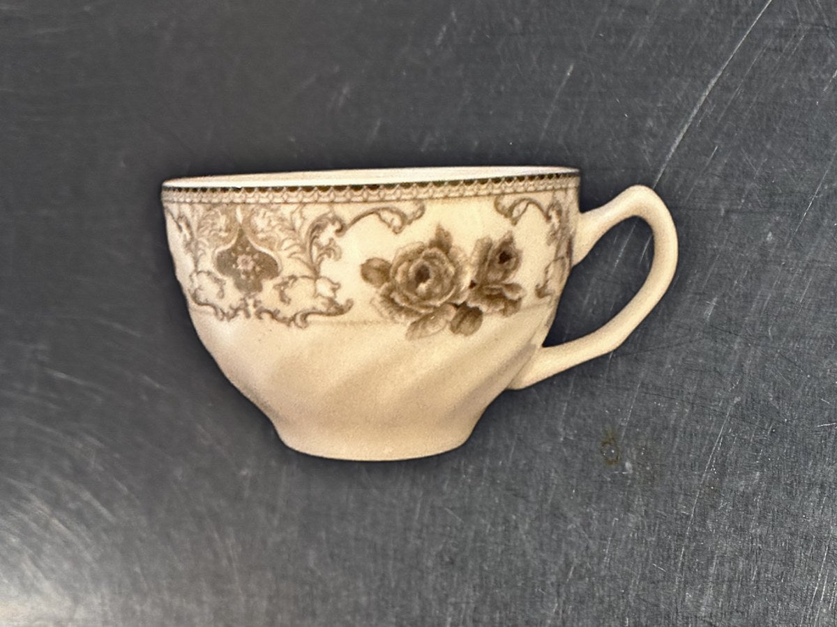 Plate & Plate brown flower cup