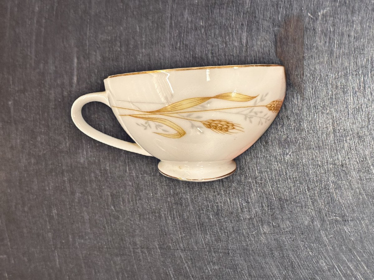 Primrose China Golden Wheath Tea Cup: 10,073 ppm lead by XRF