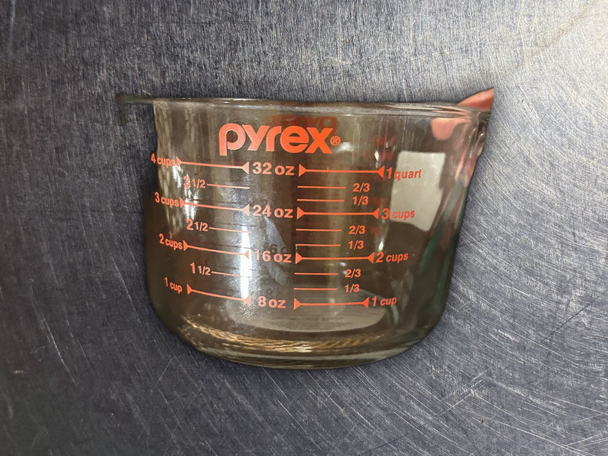 Pyrex 4-cup (1-quart) measuring cup glass