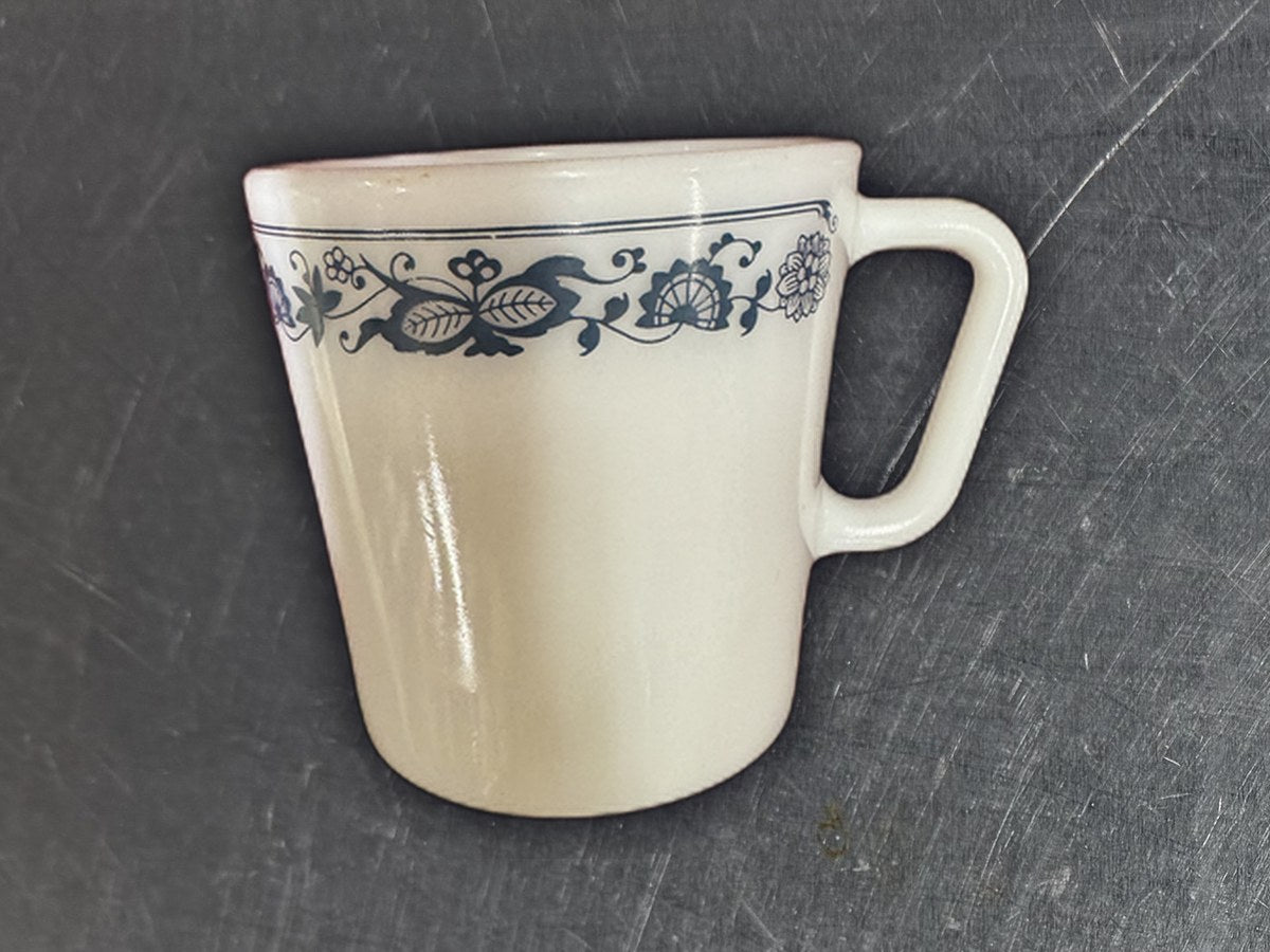 Pyrex Town Blue Coffee Mug: 182 ppm lead by XRF