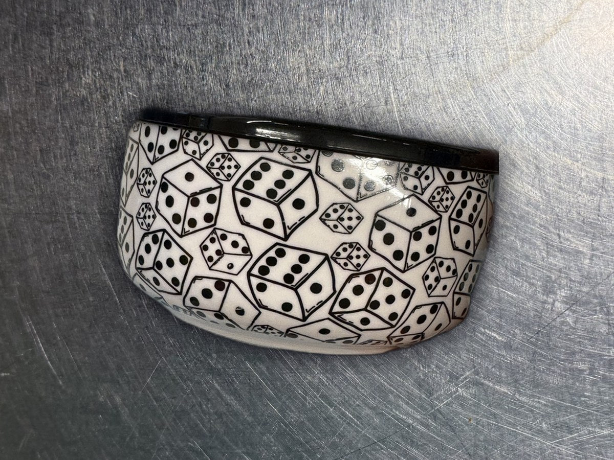 Room 2 Room with Lid Dice Design Bowl: no lead detected by XRF