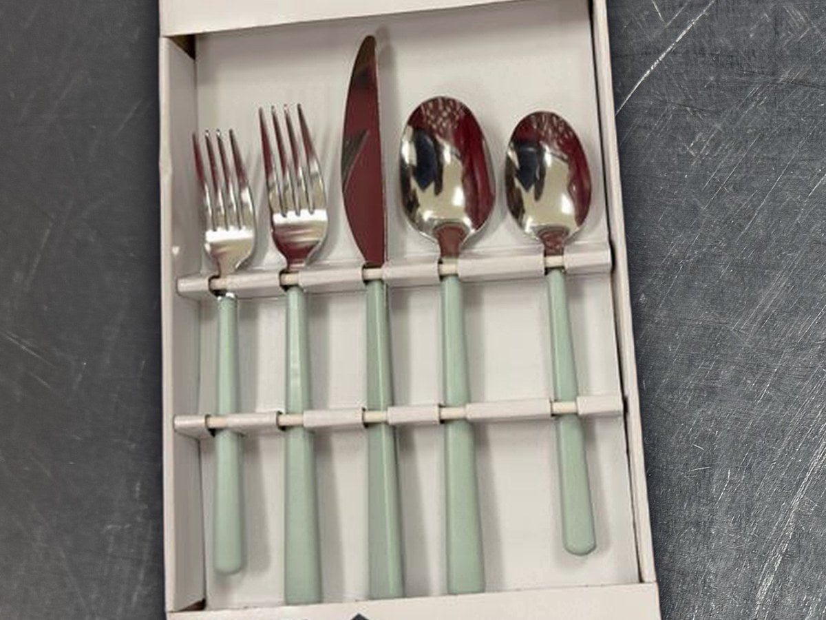 Room essentials flatware set 3