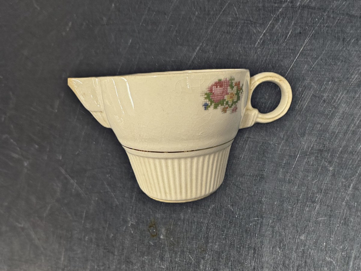 Salem 23 Karat Gold Mini Creamer Mug: 70,316 ppm lead by XRF