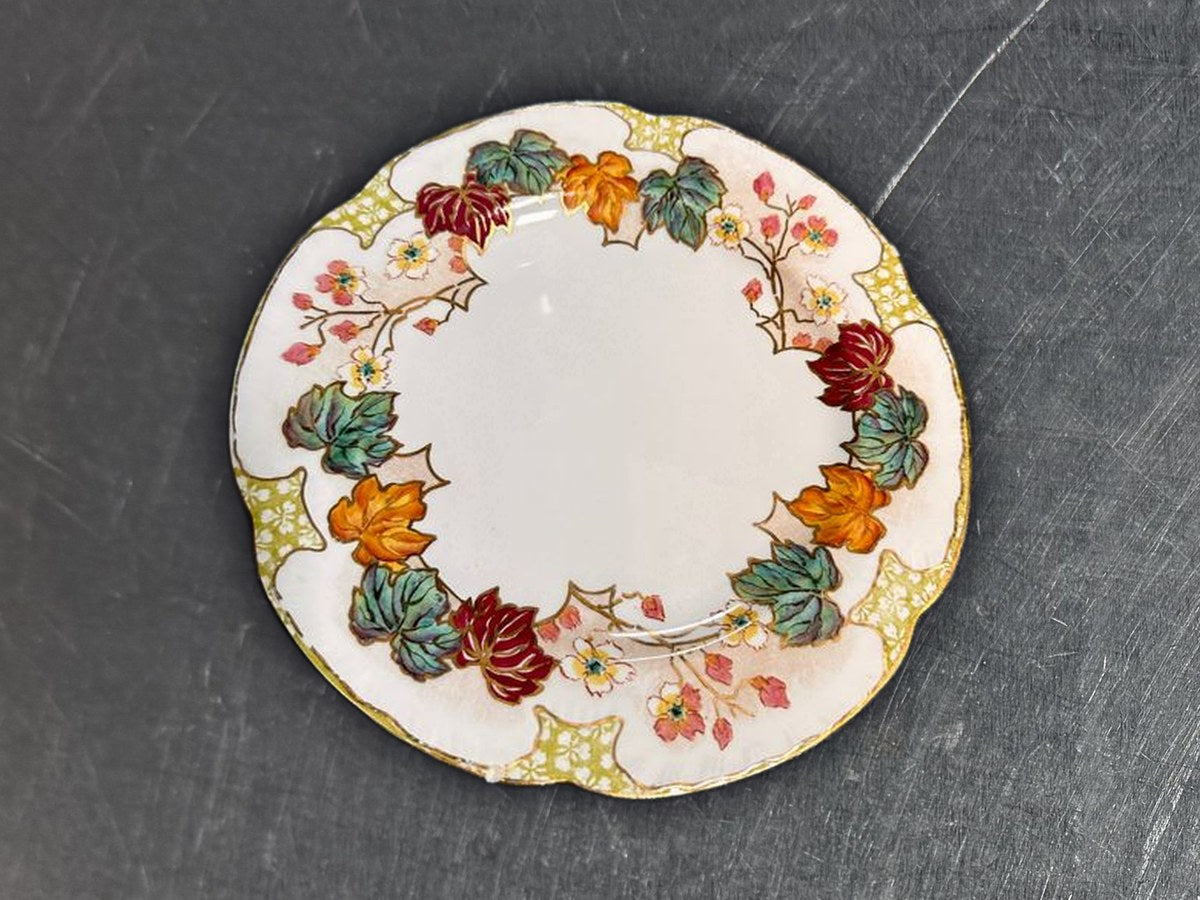 Service Fontainebleau Colorized Leaf Dish: 4,406 ppm lead by XRF