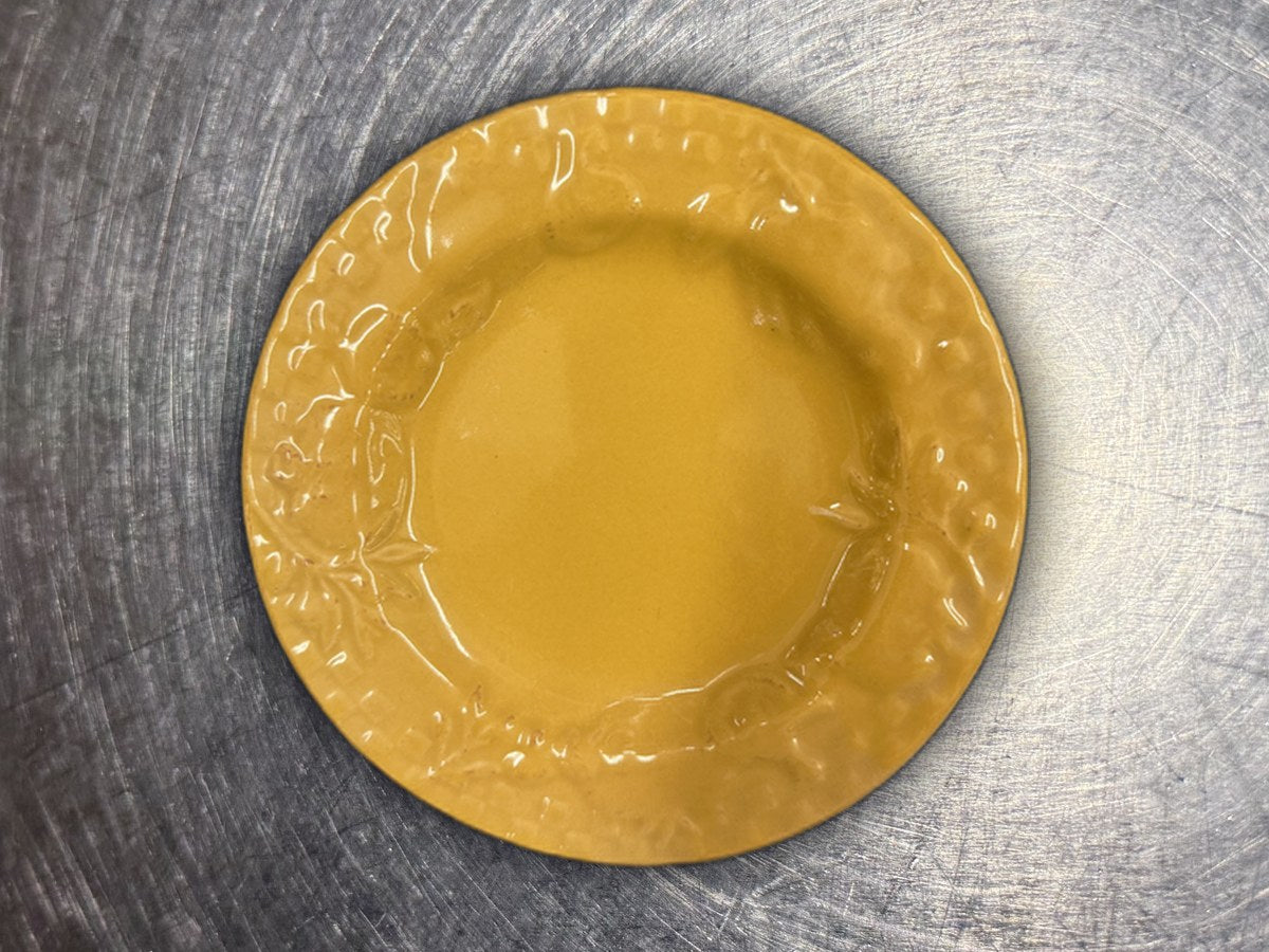 Signature Houseware Yellow Embossed Design Saucer: 1,098 ppm lead by XRF
