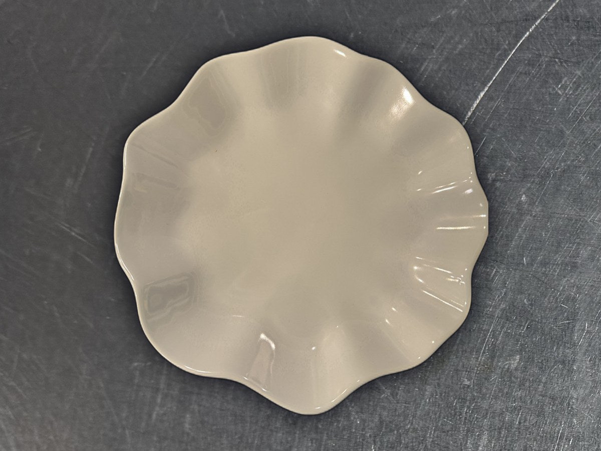 Sophie Conran Floret Heager Scalloped White Bowl: 2,958 ppm lead by XRF