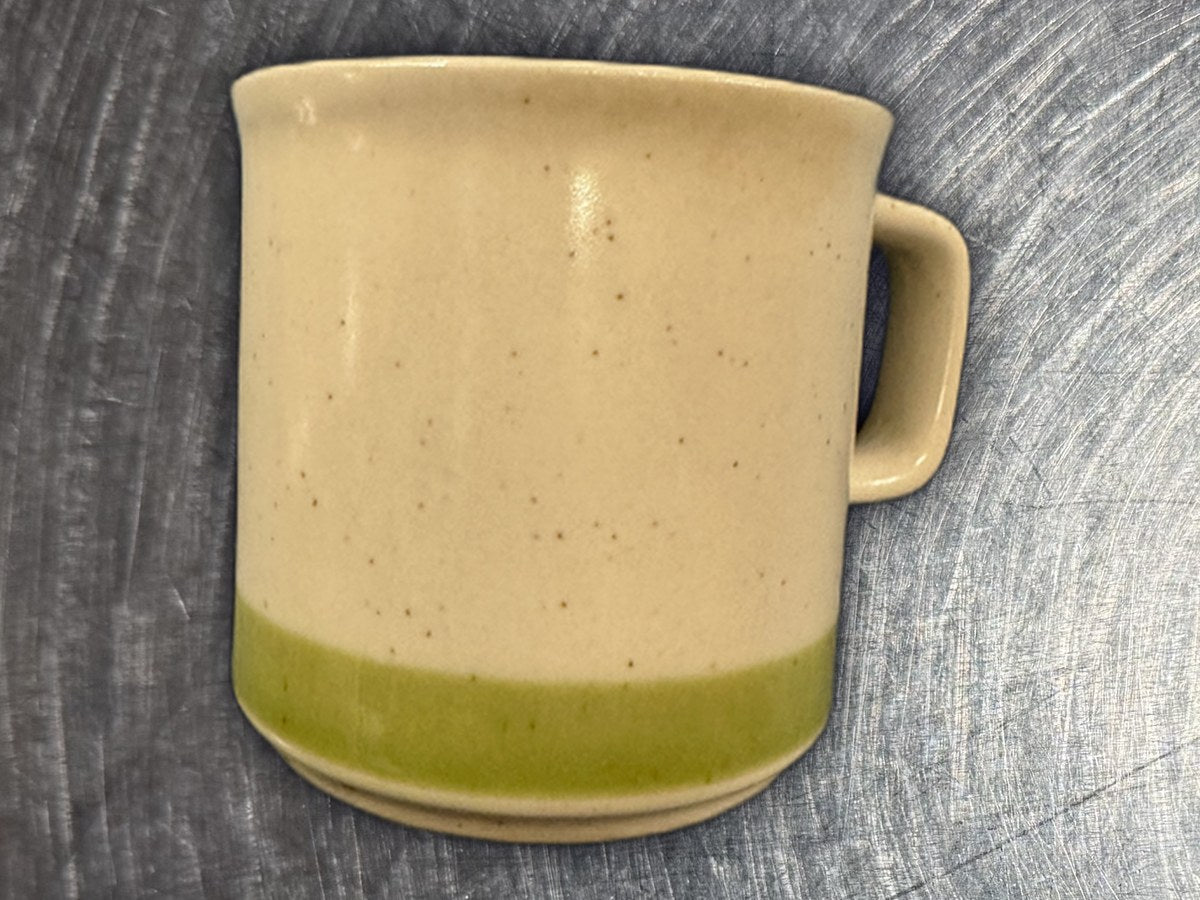Stoneware Meadow Brook Wild Mug: 22,669 ppm lead by XRF
