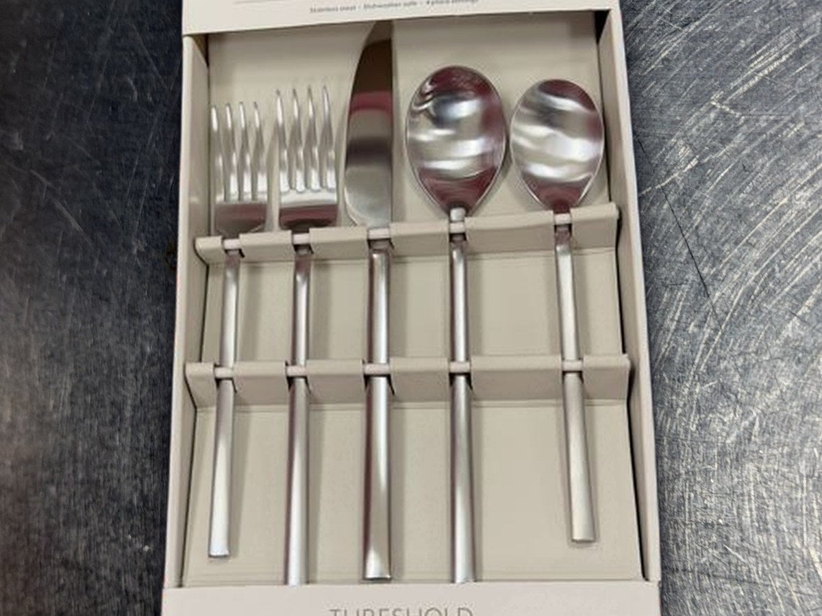 Threshold flatware set 2