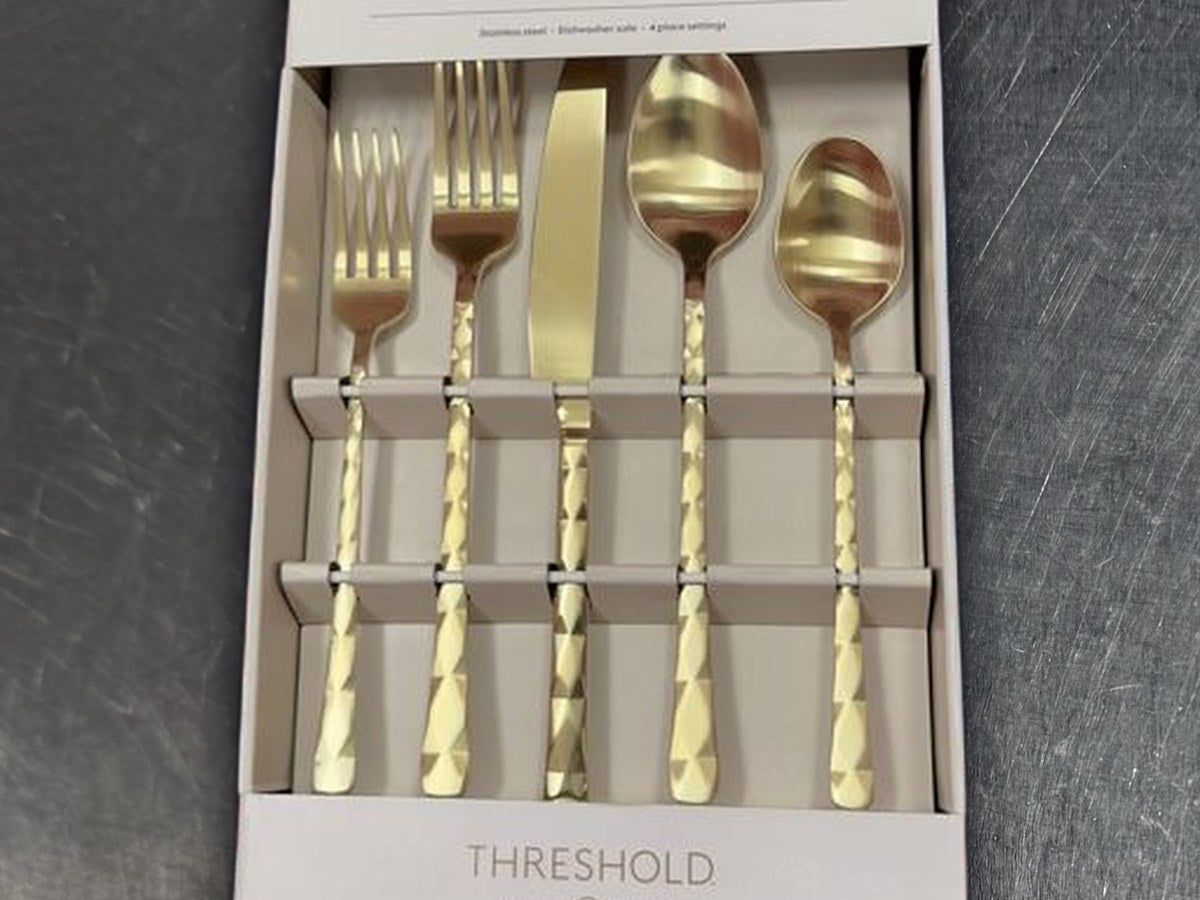 Threshold flatware set 3