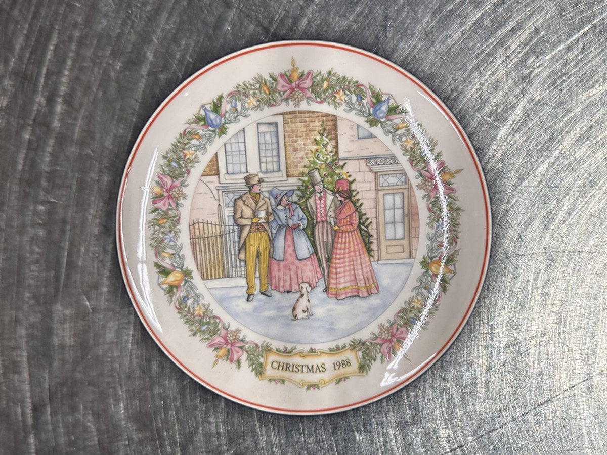 Wedgwood Chritmas Traditional 1988 Dish: 142,304 ppm lead by XRF