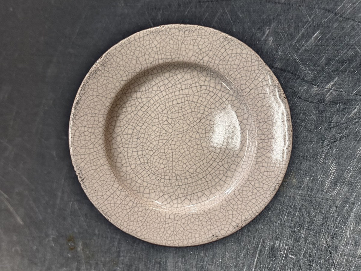 William Sonoma Light Gray Cracked Design Saucer: 3,440 ppm lead by XRF